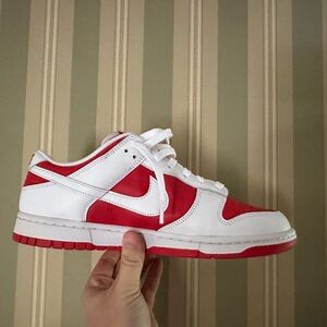 Nike low top red and white